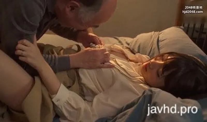 ông chồng đi vắng người vợ bị lão già cạnh bên nhà hiếp suzu harumiya